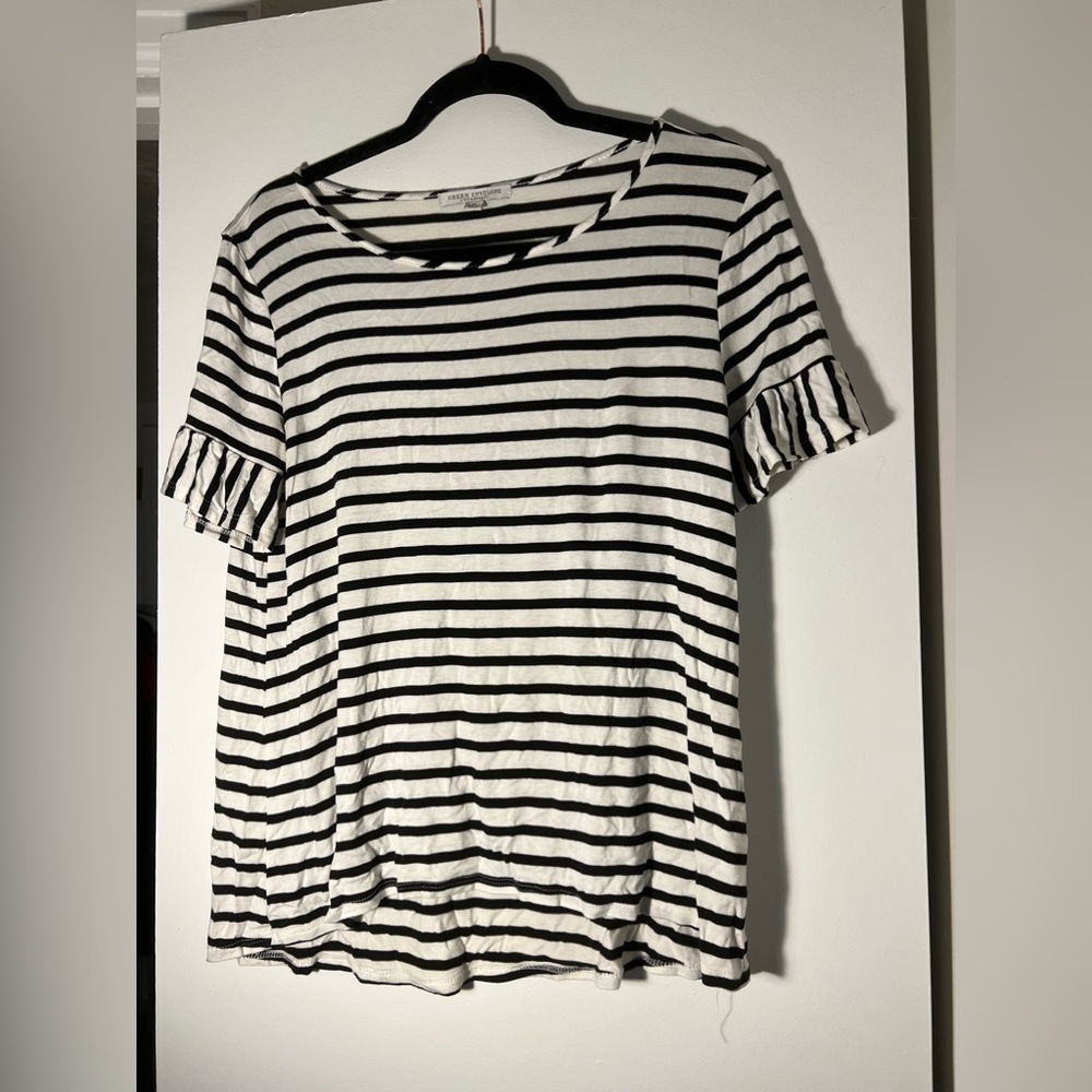 Black and White Striped Short Sleeve Top
